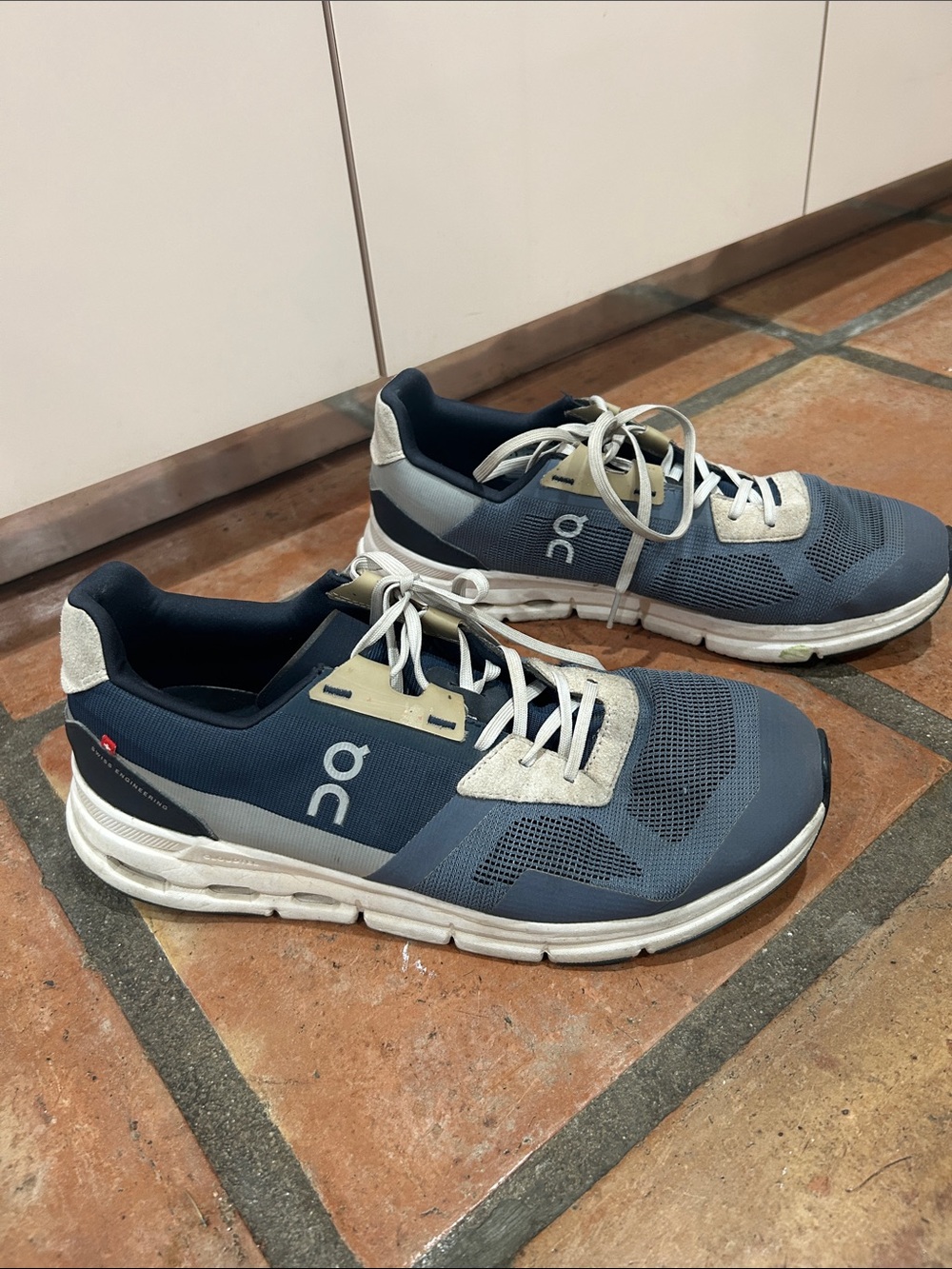 On Running Men's Navy and White Athletic Running Shoes - Picture 3 of 11